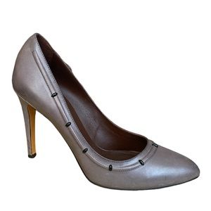 Bruno Magli metal grommets taupe grey high heels size EU 39.5 US 9